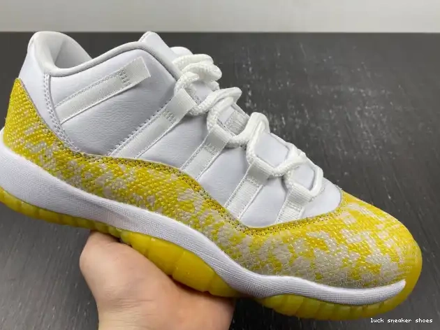 Rep LUCY Air WMNS AH7860-107 Snakeskin Low Jordan Yellow 11 0413
